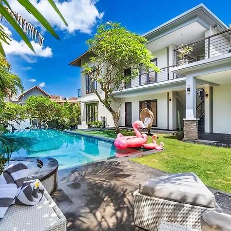 Massive 3Br Luxury Pool Mansion In Perrerenan Villa